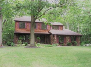 84 Scattertree Ln, Orchard Park, NY 14127