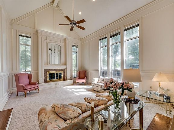 3rd image of 4405 Eaton Cir