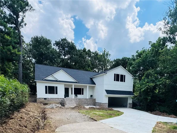 409 W Patricia Ln, Fayetteville, AR 72703
