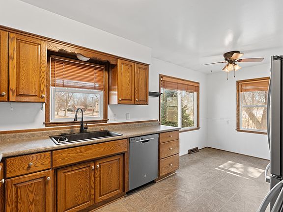 5th image of 4005 16th Ave NW