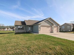 604 Birdie Ln, Poynette, WI 53955