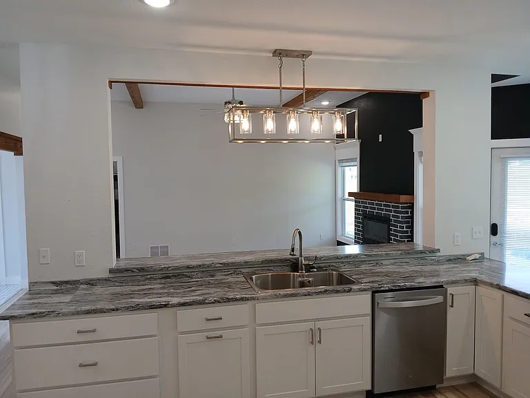 1325 Summerfield Dr — Photo 7