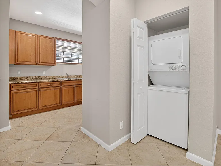 1418 W Wickham Cir #B — Photo 25