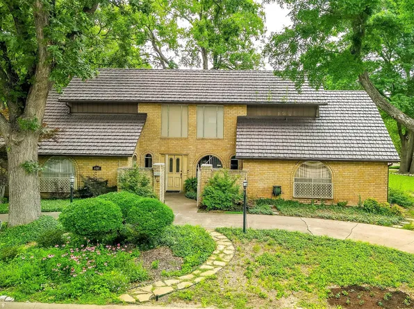 4409 Marys Creek Dr, Benbrook, TX 76116