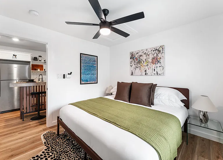 807 Cullen Blvd #4 — Photo 15