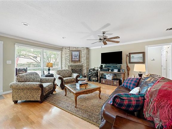 2nd image of 4301 Las Palmas Dr