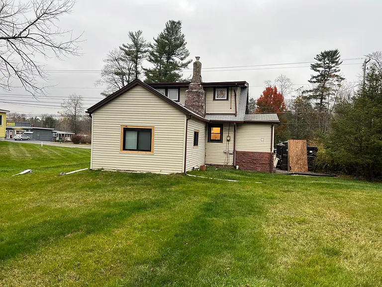 5635 Route 115 — Photo 21
