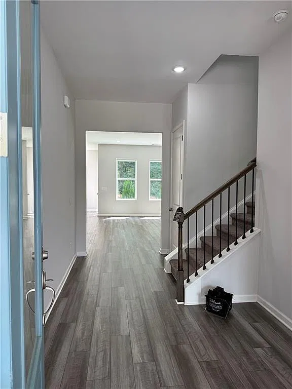 5 bed, 3.0 bath, 2756 sqft, $2,750 — Photo 2