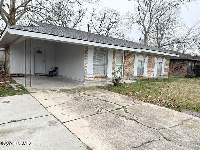 1st image of 304 Guidry Rd