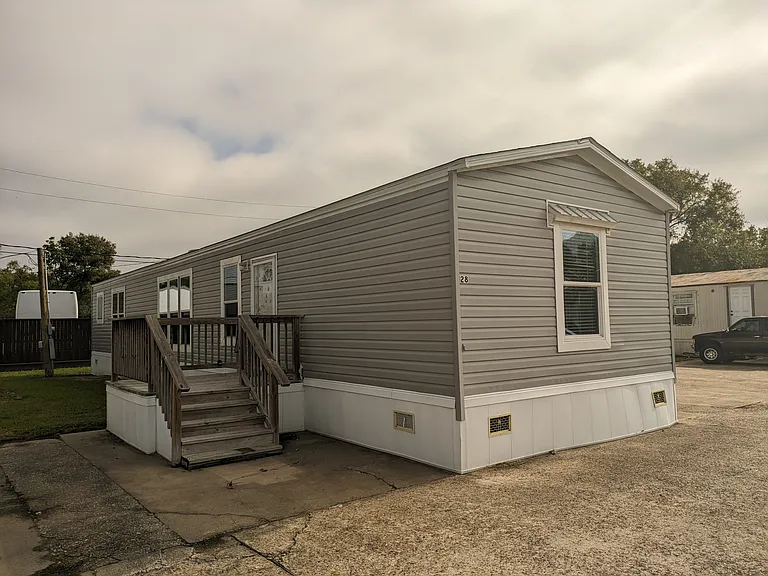 5435 Fannett Rd — Photo 5