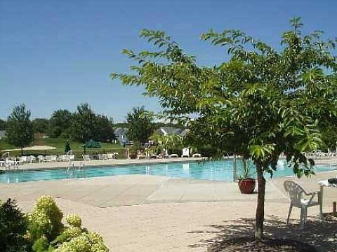 3rd image of 618 Birchwood Park Dr