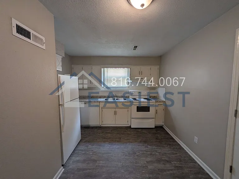 719 NE Barnes Dr #D — Photo 5