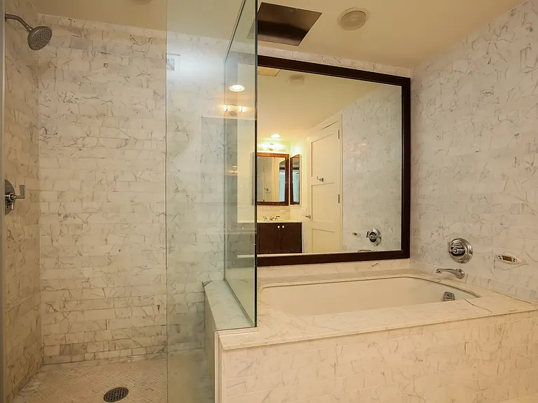 1 Renaissance Sq #21F — Photo 7