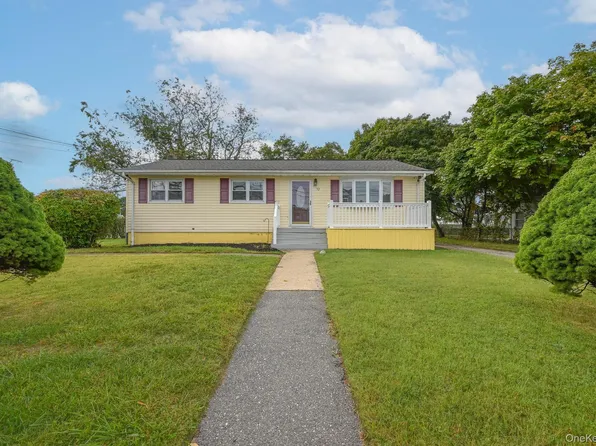 52 Cedar Road, Amityville, NY 11701