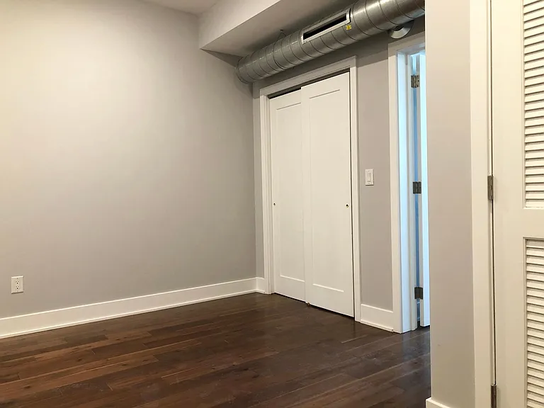 1005 S 4th St #19 — Photo 11