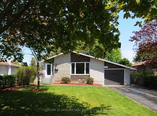 811A Helen Cres, Pickering, ON L1W 1V1