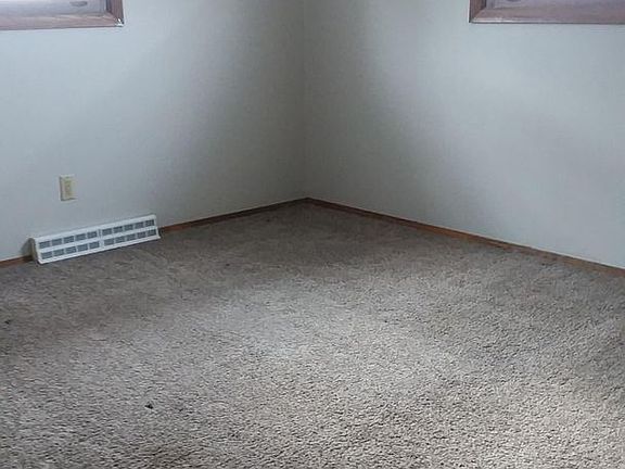 4th image of 1048 Ida St