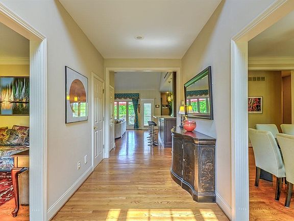 3rd image of 1269 Litchfield Ln