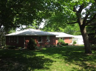 1005 Saint Charles Dr, Green Bay, WI 54311