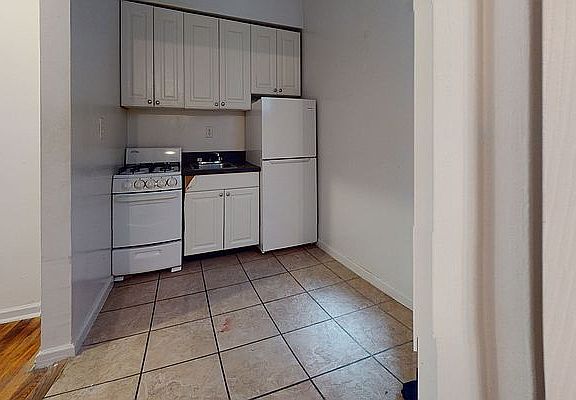 4th image of 432 E 83rd St APT 4C