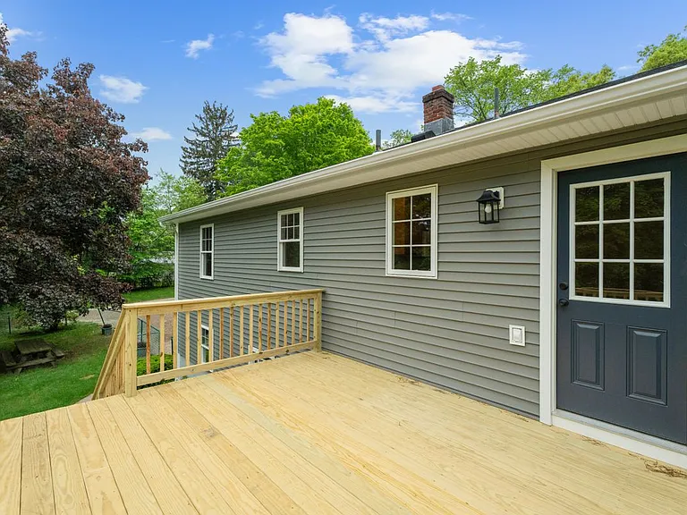 831 Nut Plains Rd — Photo 26