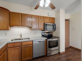 7600 Golden Valley Rd APT 1004, Golden Valley, MN 55427