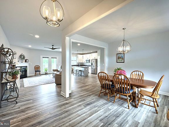 5th image of 15 Onyx Rd