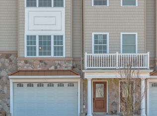 5 White Oak Ln, Matawan, NJ 07747