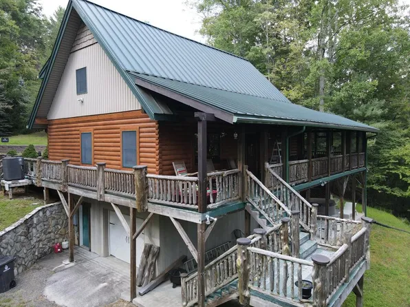 996 Lumber Ln, Max Meadows, VA 24360