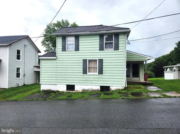 40 W 8th St, Everett, PA 15537