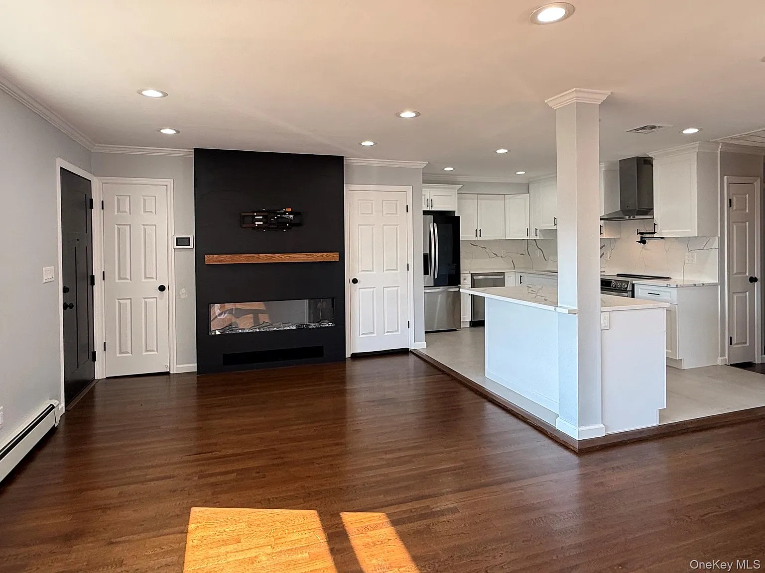 3 bed, 1.0 bath, 1120 sqft, $4,200 — Photo 2