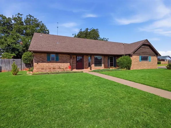 1619 Crestview Dr, Cordell, OK 73632