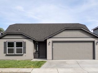 1905 Oak Rd, Moses Lake, WA 98837