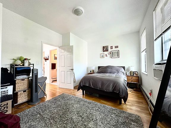 4th image of 179 Nassau Ave Floor 3