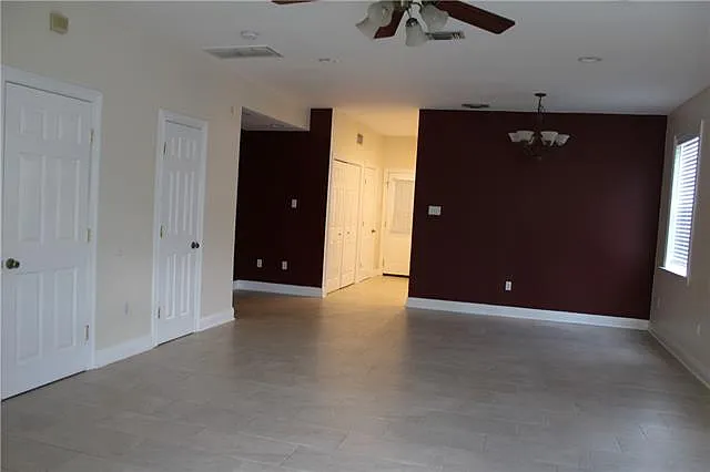 3 bed, 2.5 bath, 1600 sqft, $1,975 — Photo 2