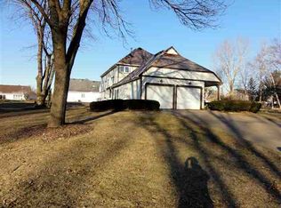 2025 E 47th St, Davenport, IA 52807