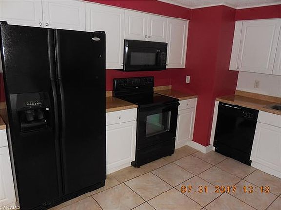 3rd image of 2713 NE 1st Pl