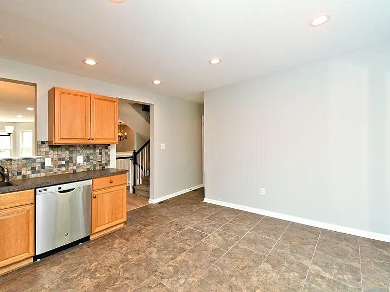 18 Norsham Way #1 — Photo 33