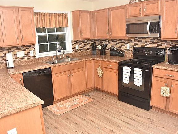 4th image of 421 Pullbrooke Dr