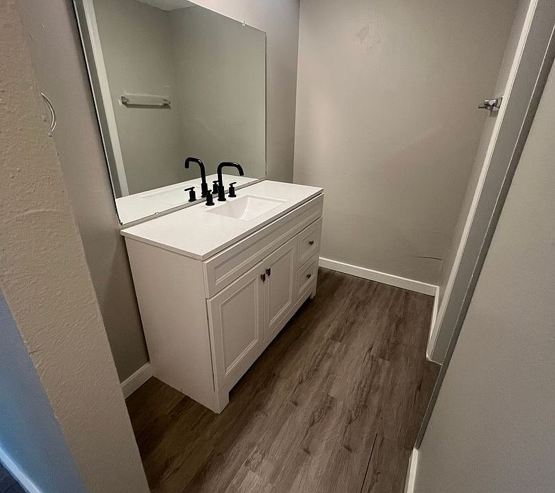 Hawk Point Apartments - 3600 S Lowell Blvd Denver CO | Zillow