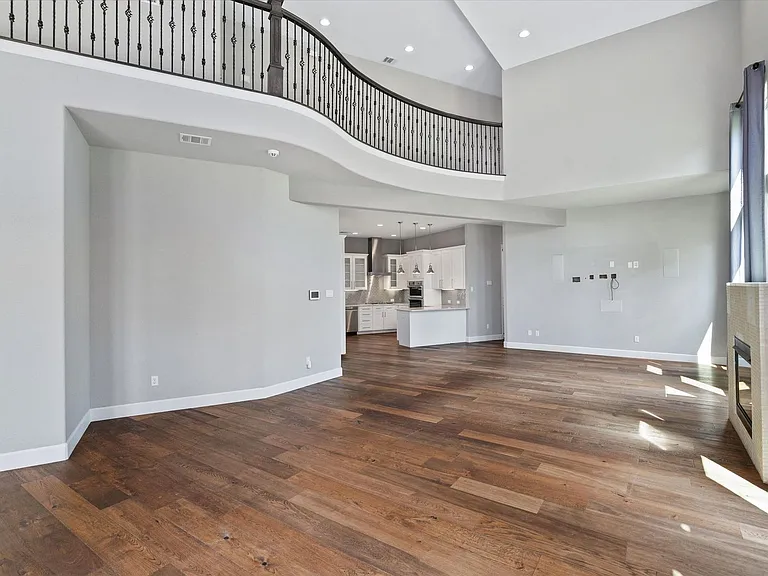 1614 Cedar Bend Dr — Photo 4