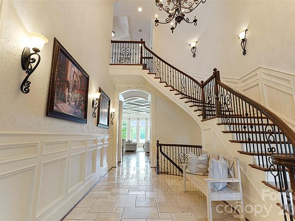 4th image of 3255 Lake Pointe Dr