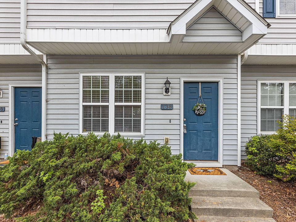 1st image of 138 Blue Crest Ln