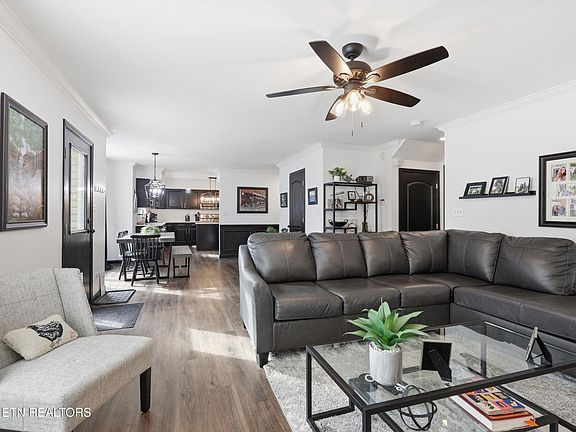 5th image of 1310 Montford Ln