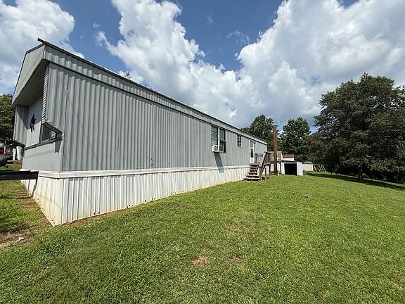 3rd image of 101 Vicki Dr