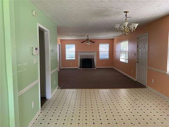4th image of 4695 Hendrix Dr