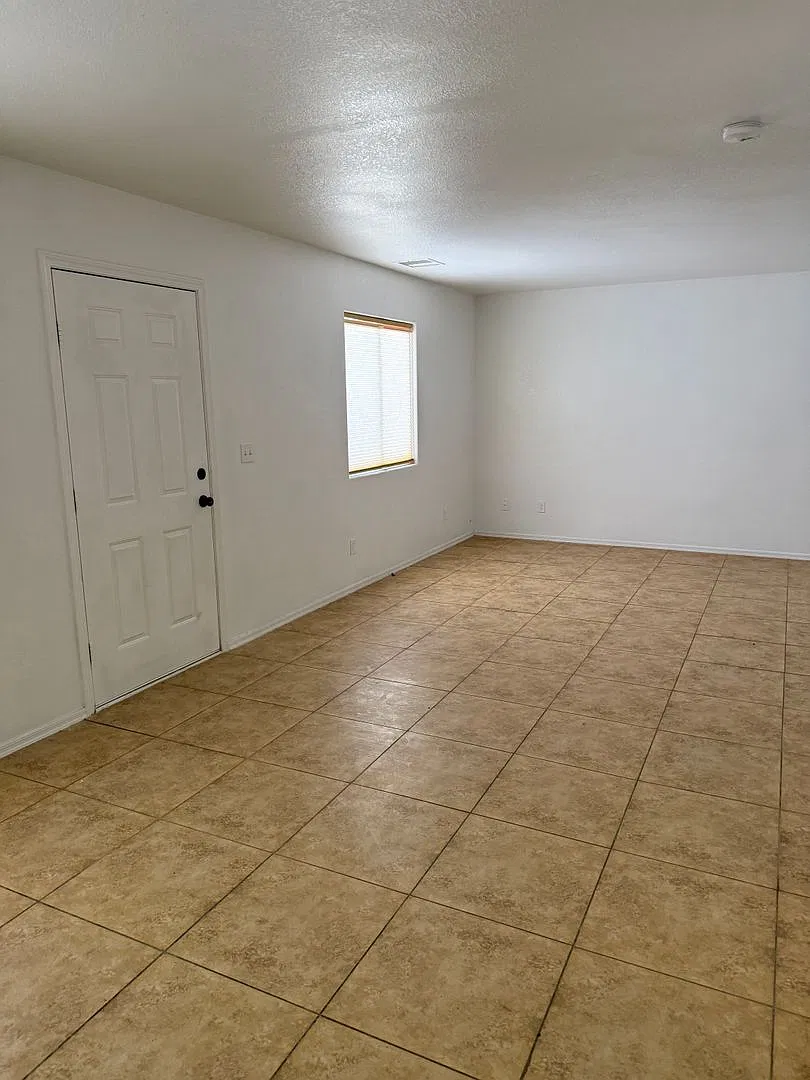 3 Bed 2 Bath 196 S Picacho Heights Rd Eloy Az — Photo 2