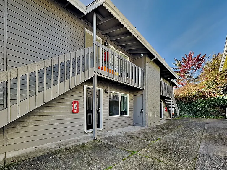 1105 S Woodlawn St #1 — Photo 28