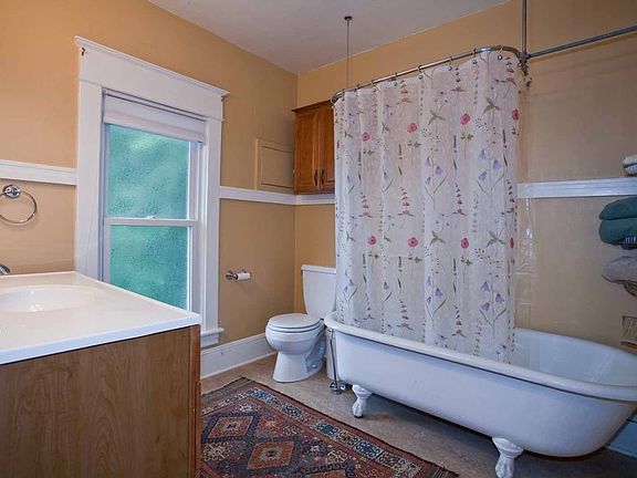 Upstairs bath with clawfoot