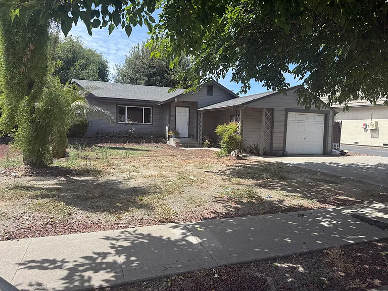 560 W Emerson Ave — Photo 5